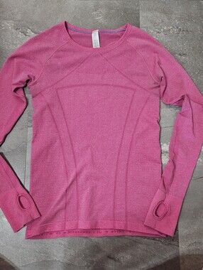 Ivivva Lululemon Long Sleeve Top. Thumbholes. Heathered Pink. Girl Size 14 (Kid)